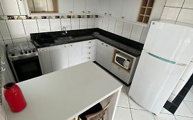 Casa agradável com piscina e churrasqueira
